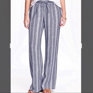 Old Navy white and blue linen stripped pants size medium